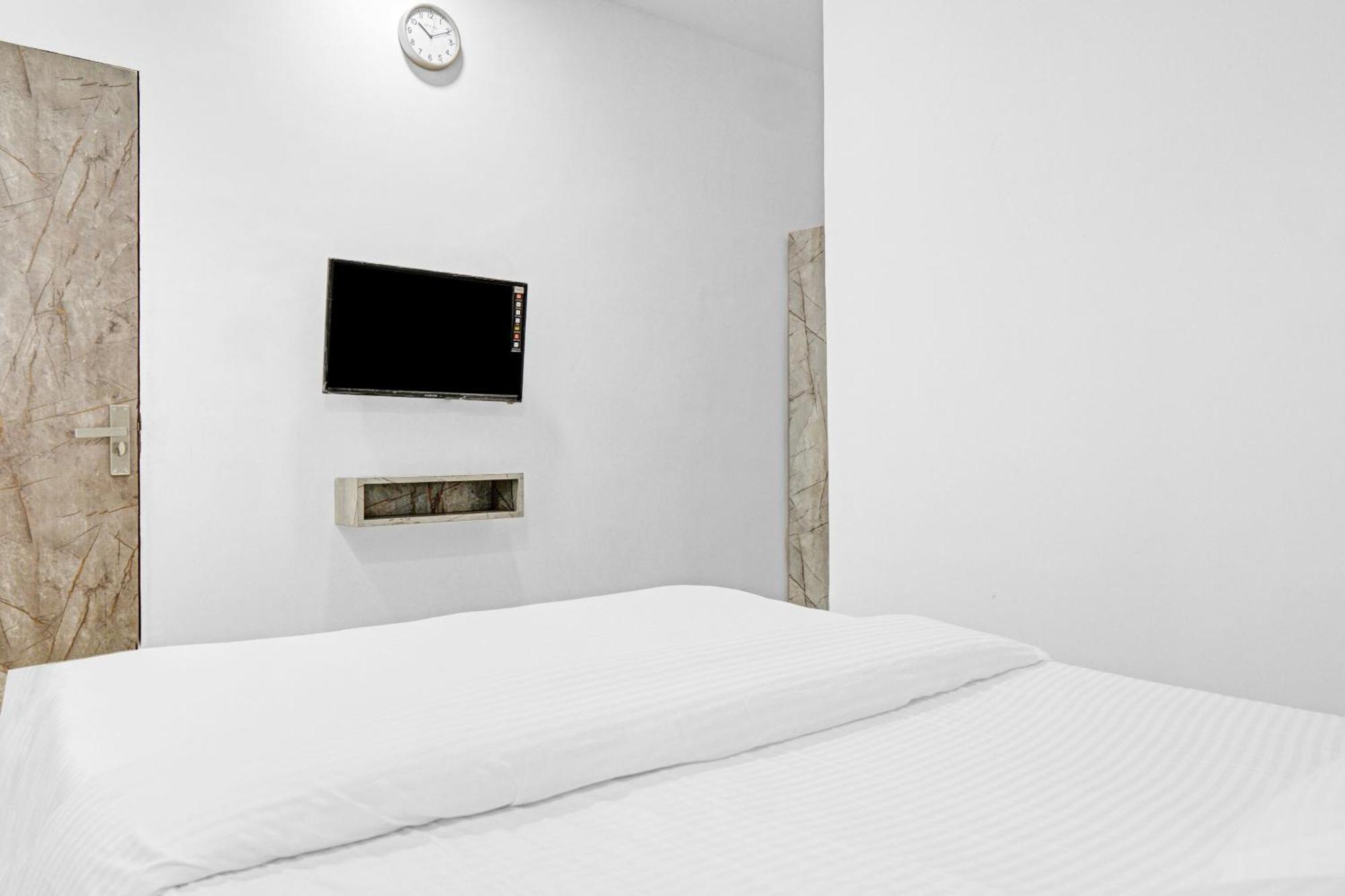 Collection O Sigma Inn Σουράτ Εξωτερικό φωτογραφία